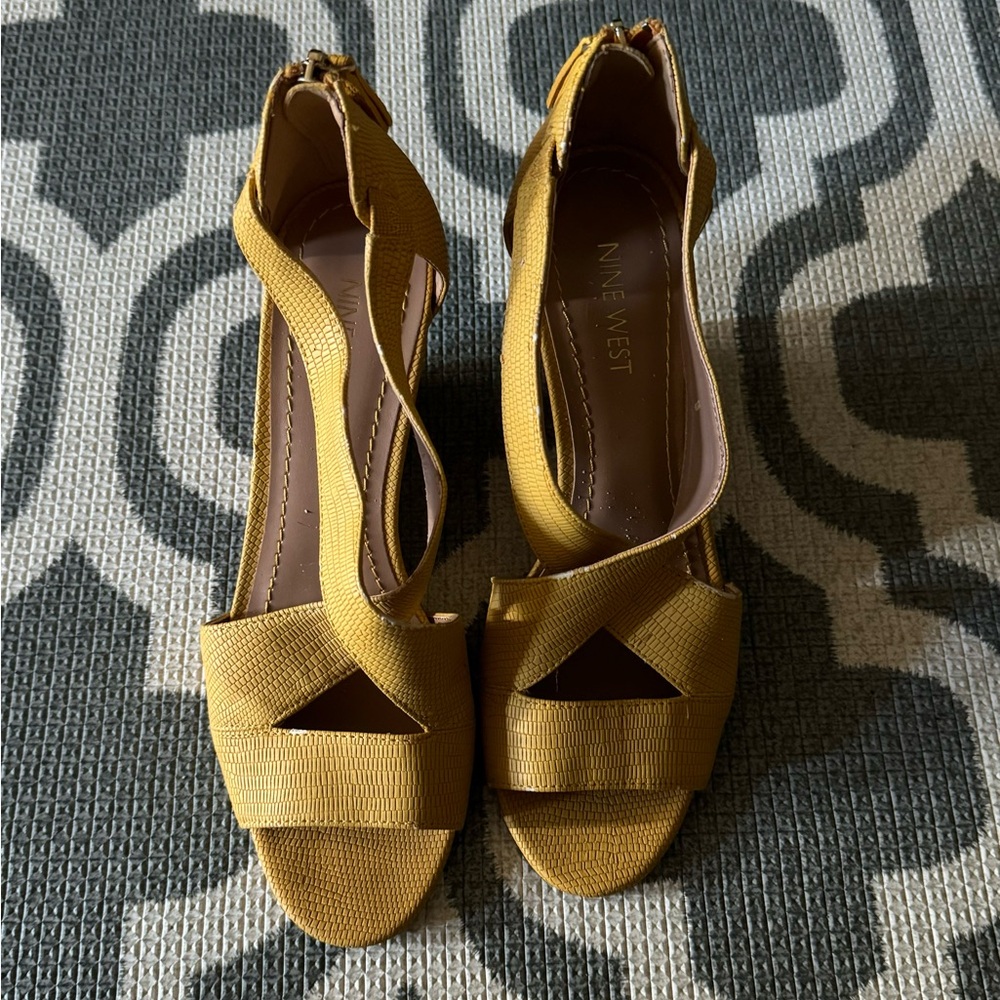 Size 7 Nine West Yellow women wedge shoes